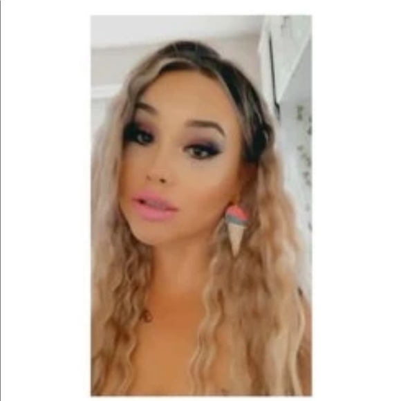 Earrings - Picture 7 of 11